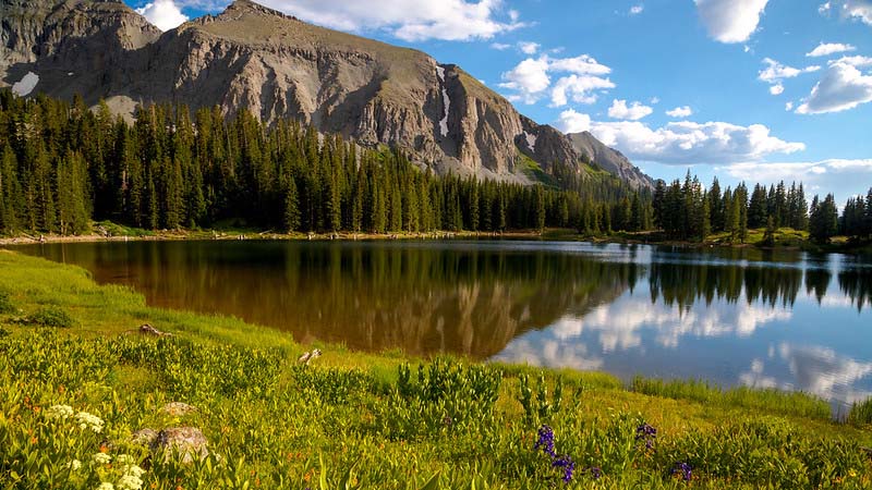 15 Best Places to Paddle Board in Colorado