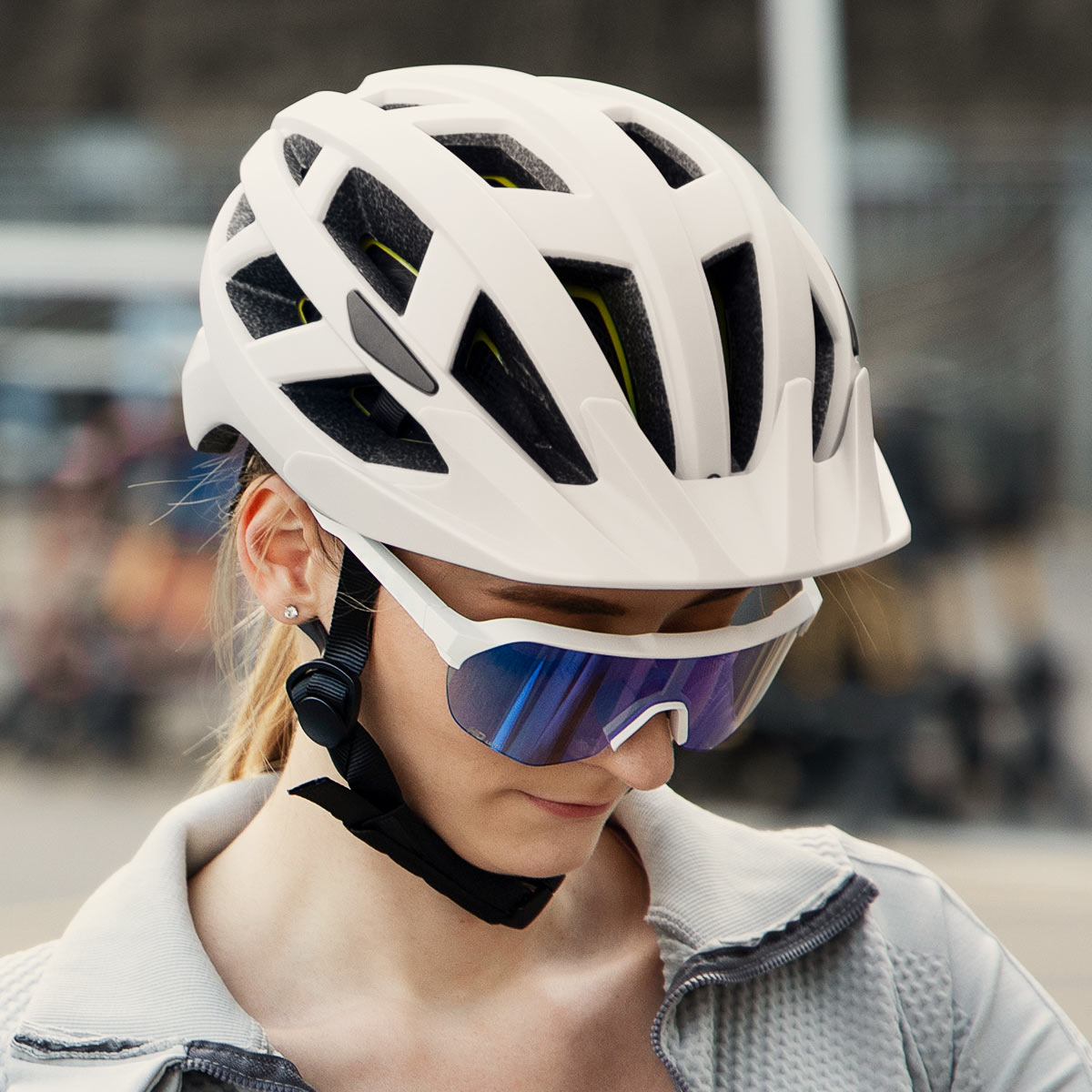 GEM BIKE HELMET WITH MIPS SYSTEM