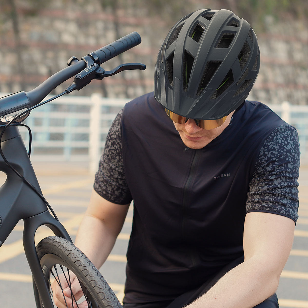 GEM BIKE HELMET WITH MIPS SYSTEM