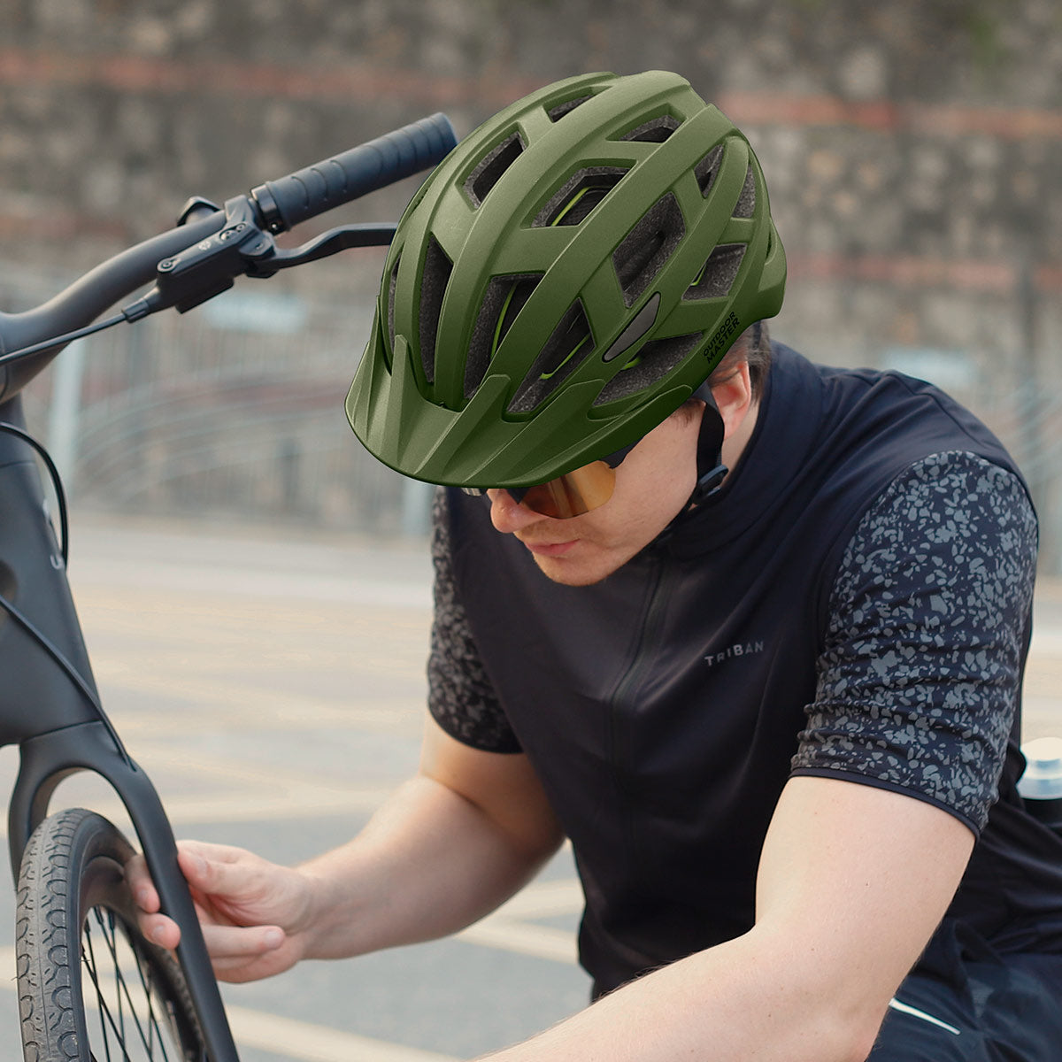 GEM BIKE HELMET WITH MIPS SYSTEM