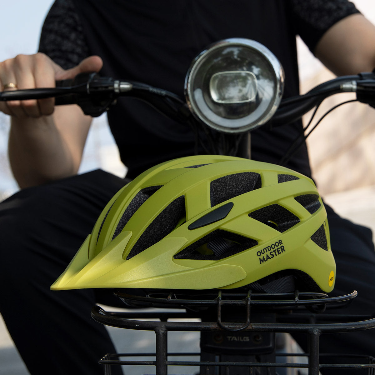 GEM BIKE HELMET WITH MIPS SYSTEM